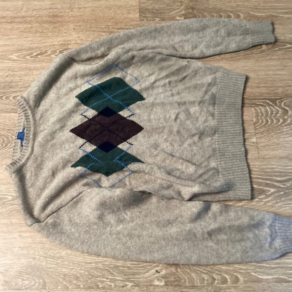 Sweater - Picture 1 of 3